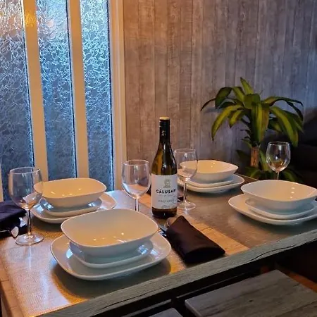 Апартаменты Modern Chalet Met Tuin Nabij Het Bos In