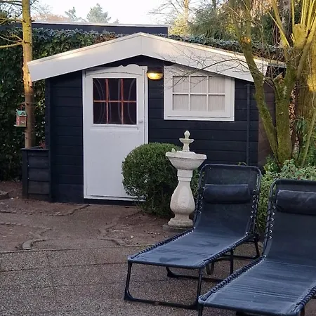 Modern Chalet Met Tuin Nabij Het Bos In *