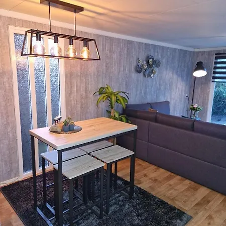 Modern Chalet Met Tuin Nabij Het Bos In Апартаменты Пюттен